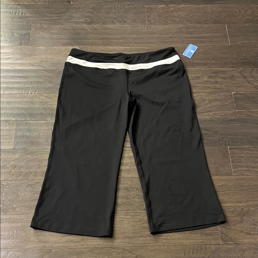 Lady Foot Locker Performance Capris Pants black white new Women’s Size XL